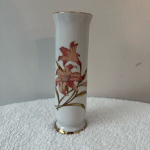 Japanese Porcelain Bud Vase Coral Asiatic Lily w/ Butterfly Gold Trim VTG Japan